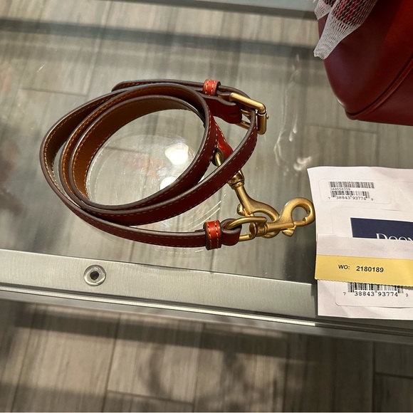 Dooney & Bourke Large Florentine Satchel in Red. - Picture 3 of 12